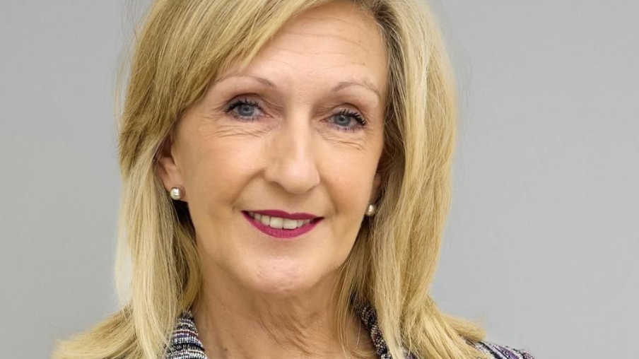 Gloria Arancón, Función Pública